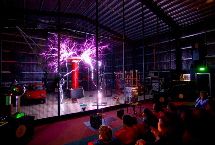  墨尔本科学展览中心的闪电实验室秀 © 维多利亚博物馆版权所有