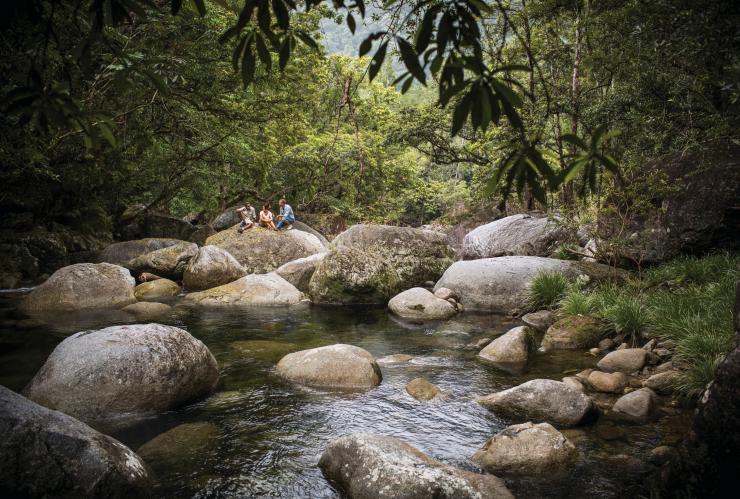 跟随澳大利亚原住民旅行度假集团聆听雨林的自然之声 © 澳大利亚旅游局版权所有
