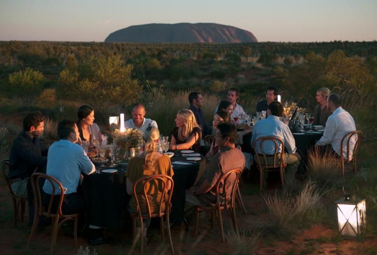 北领地，乌鲁鲁卡塔丘塔国家公园，寂静之声晚宴 © 澳大利亚旅游局版权所有