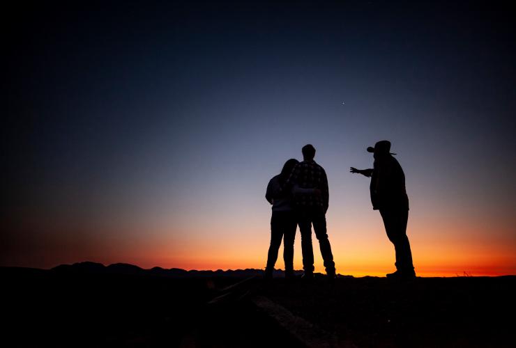 南澳大利亚州，弗林德斯山脉，维凭拿庞度假村，日落 © 澳大利亚旅游局版权所有