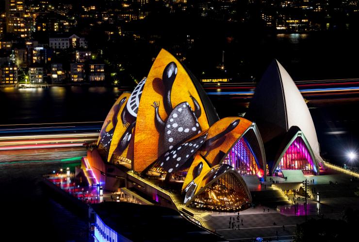 新南威尔士州，悉尼，悉尼歌剧院灵歌之径，缤纷悉尼灯光音乐节 © 新南威尔士州旅游局版权所有